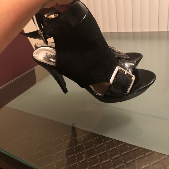 Michael Kors Heels!!!! - Picture 2 of 6